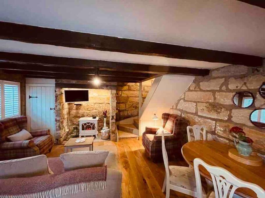 Cosy 400Yr Old Cottage, Flowergate, Whitby, Sleeps 6 Exterior photo